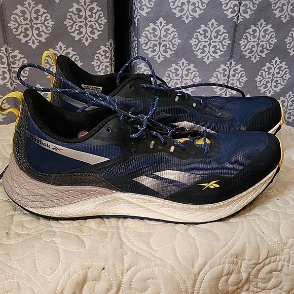 Reebok SE National Geographic Navy and Yellow Trail Running Shoes - Picture 1 of 8